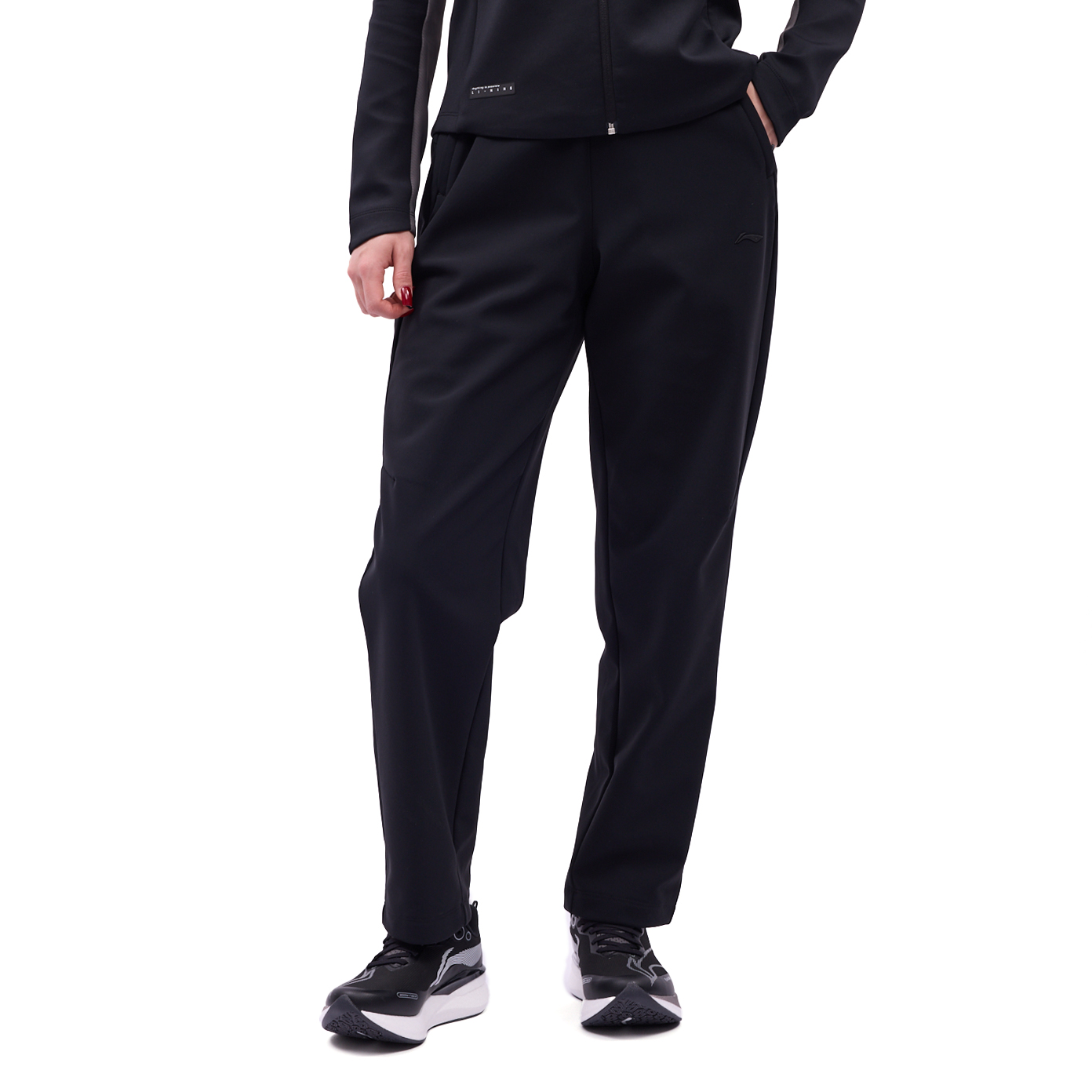 AKYV120-2 Брюки джоггеры Essentials черный